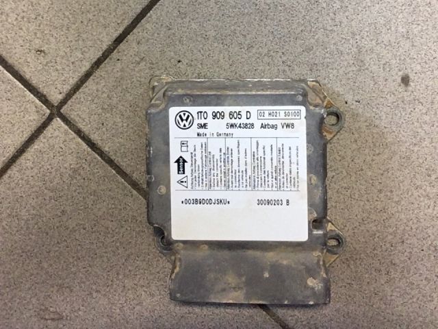 bontott VW TOURAN Légzsák Elektronika