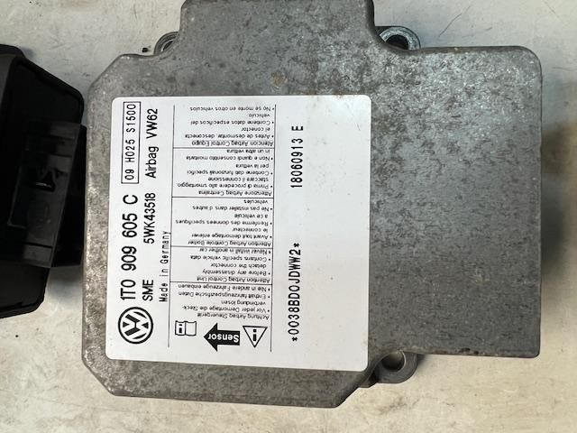 bontott VW TOURAN Légzsák Elektronika