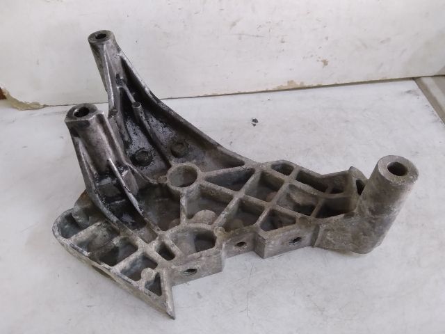 bontott VW TOURAN Motor Tartó Bak (Fém)