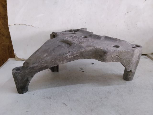 bontott VW TOURAN Motor Tartó Bak (Fém)