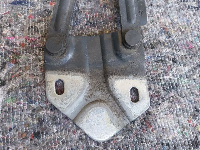 bontott VW TOURAN Motorháztető Bal Zsanér