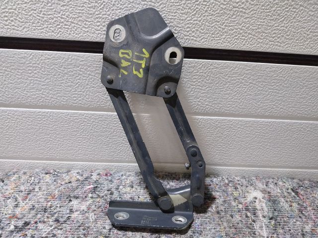 bontott VW TOURAN Motorháztető Bal Zsanér