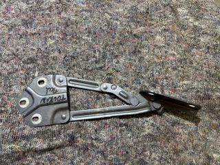 bontott VW TOURAN Motorháztető Bal Zsanér