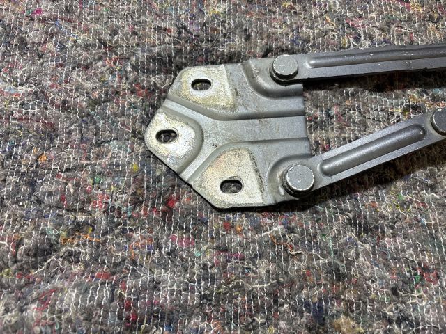 bontott VW TOURAN Motorháztető Bal Zsanér