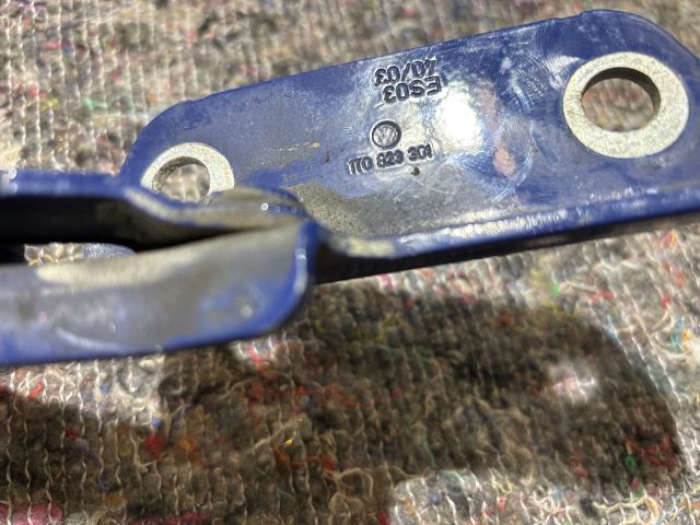 bontott VW TOURAN Motorháztető Bal Zsanér