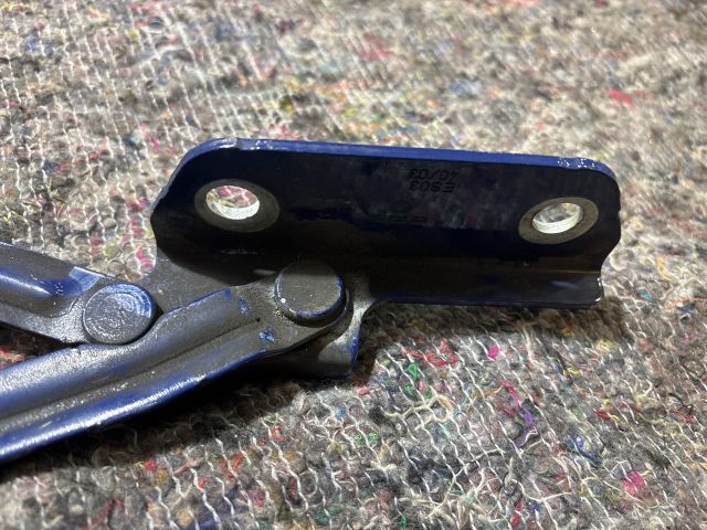 bontott VW TOURAN Motorháztető Bal Zsanér