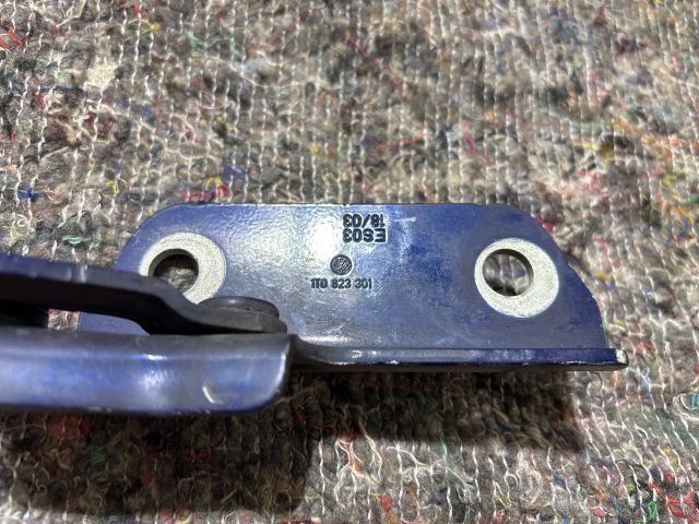 bontott VW TOURAN Motorháztető Bal Zsanér