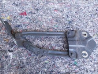 bontott VW TOURAN Motorháztető Jobb Zsanér