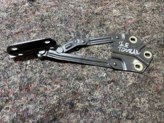 bontott VW TOURAN Motorháztető Jobb Zsanér