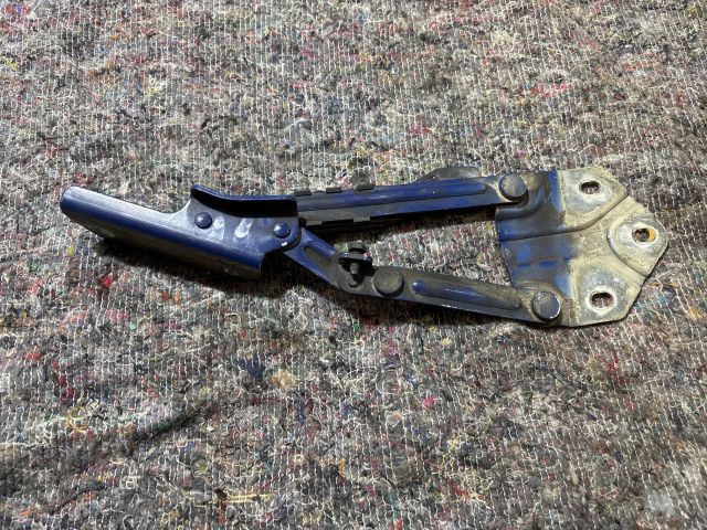 bontott VW TOURAN Motorháztető Jobb Zsanér