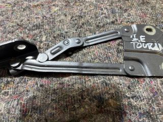 bontott VW TOURAN Motorháztető Jobb Zsanér