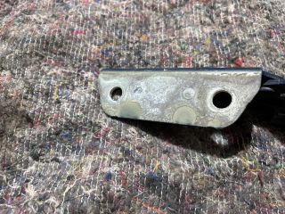 bontott VW TOURAN Motorháztető Jobb Zsanér