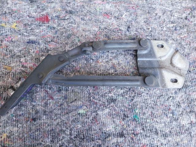 bontott VW TOURAN Motorháztető Jobb Zsanér