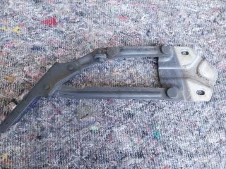 bontott VW TOURAN Motorháztető Jobb Zsanér