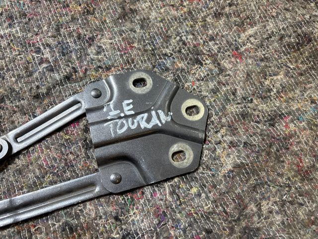 bontott VW TOURAN Motorháztető Jobb Zsanér