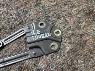 bontott VW TOURAN Motorháztető Jobb Zsanér