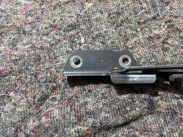 bontott VW TOURAN Motorháztető Jobb Zsanér