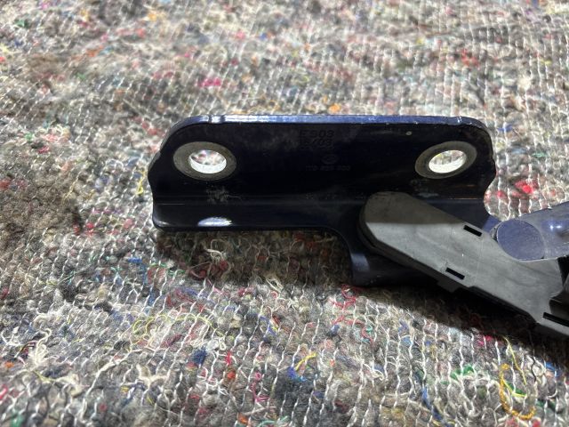 bontott VW TOURAN Motorháztető Jobb Zsanér