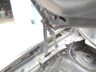 bontott VW TOURAN Motorháztető Jobb Zsanér