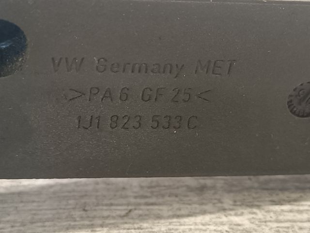 bontott VW TOURAN Motorháztető Nyitó Kar / Gomb