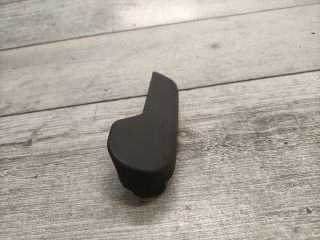 bontott VW TOURAN Motorháztető Nyitó Kar / Gomb