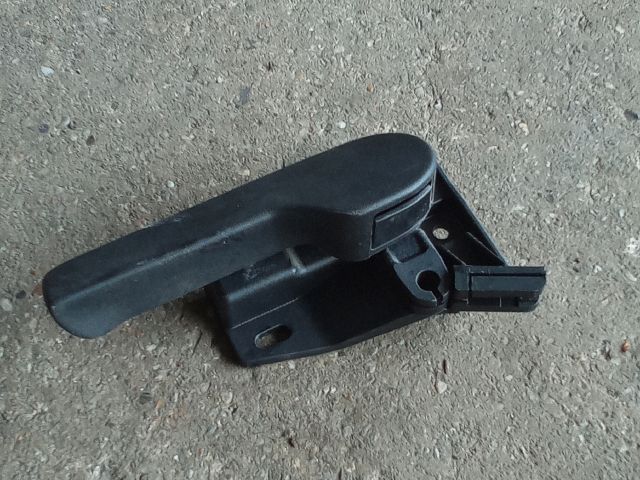 bontott VW TOURAN Motorháztető Nyitó Kar / Gomb