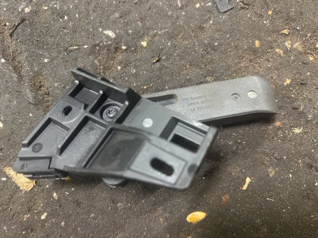 bontott VW TOURAN Motorháztető Nyitó Kar / Gomb