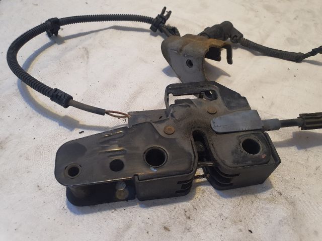 bontott VW TOURAN Motorháztető Zárszerkezet