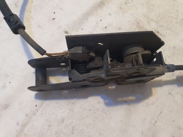 bontott VW TOURAN Motorháztető Zárszerkezet