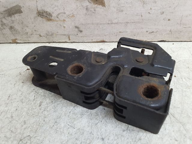 bontott VW TOURAN Motorháztető Zárszerkezet