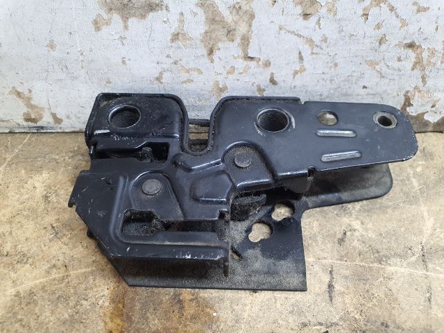 bontott VW TOURAN Motorháztető Zárszerkezet