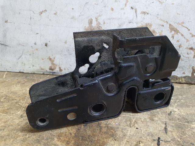 bontott VW TOURAN Motorháztető Zárszerkezet