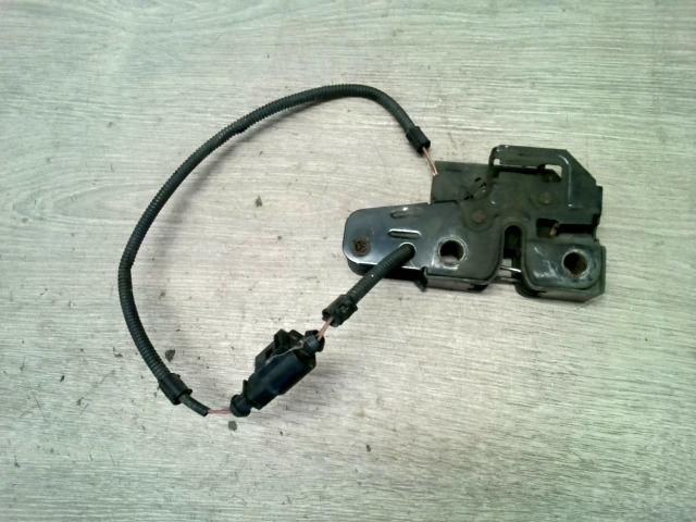 bontott VW TOURAN Motorháztető Zárszerkezet