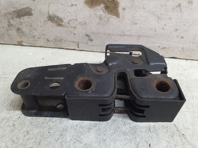 bontott VW TOURAN Motorháztető Zárszerkezet