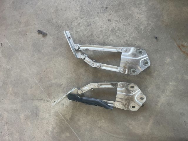 bontott VW TOURAN Motorháztető Zsanér Pár