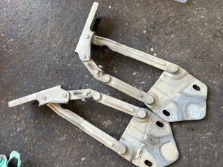 bontott VW TOURAN Motorháztető Zsanér Pár