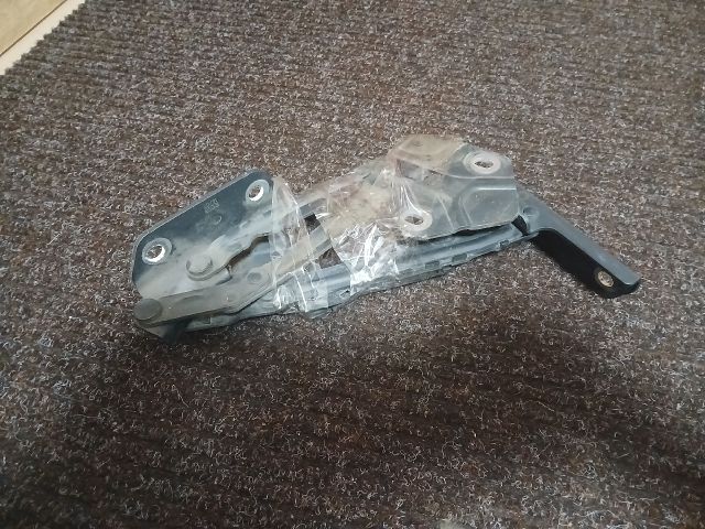 bontott VW TOURAN Motorháztető Zsanér Pár