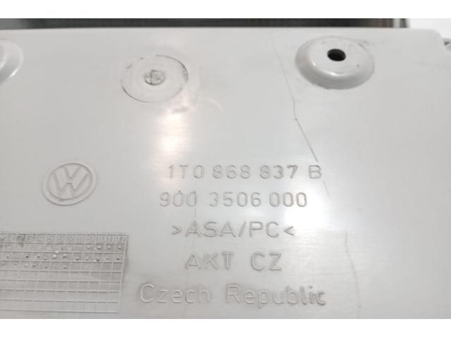 bontott VW TOURAN Műszerfal alatti Műanyag Elem