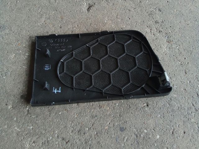 bontott VW TOURAN Műszerfal Jobb Hangszóró Burkolat