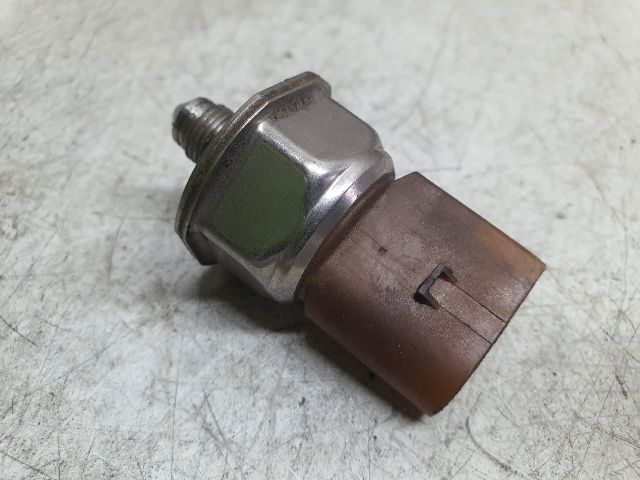 bontott VW TOURAN Nyomásszabályzó Szelep