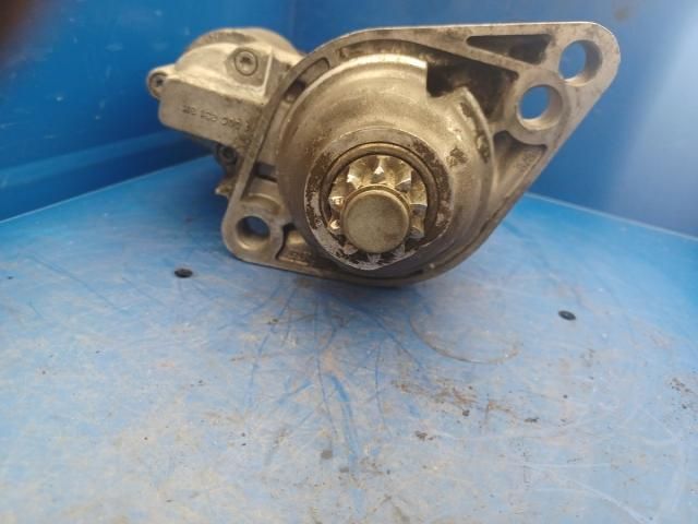 bontott VW TOURAN Önindító