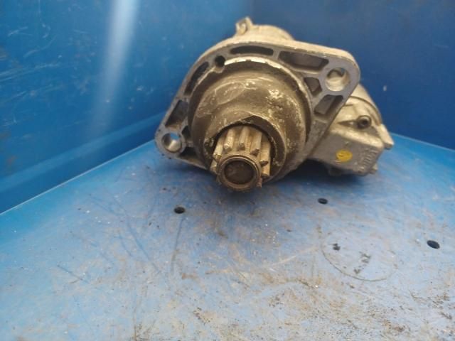 bontott VW TOURAN Önindító