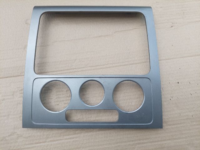 bontott VW TOURAN Rádió / CD Keret