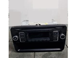 bontott VW TOURAN Rádió / CD