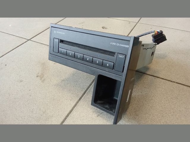 bontott VW TOURAN Rádió / CD