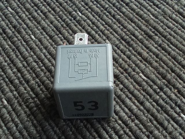 bontott VW TOURAN Relé