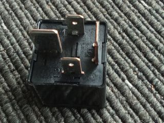 bontott VW TOURAN Relé