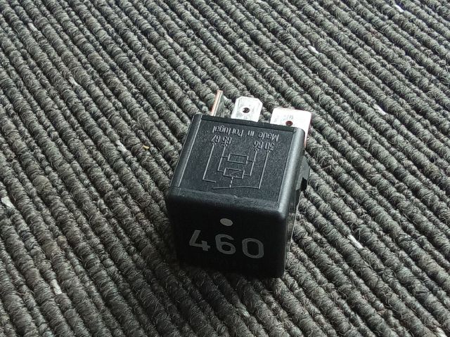 bontott VW TOURAN Relé