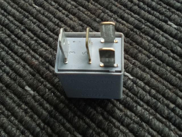 bontott VW TOURAN Relé