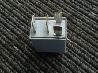 bontott VW TOURAN Relé